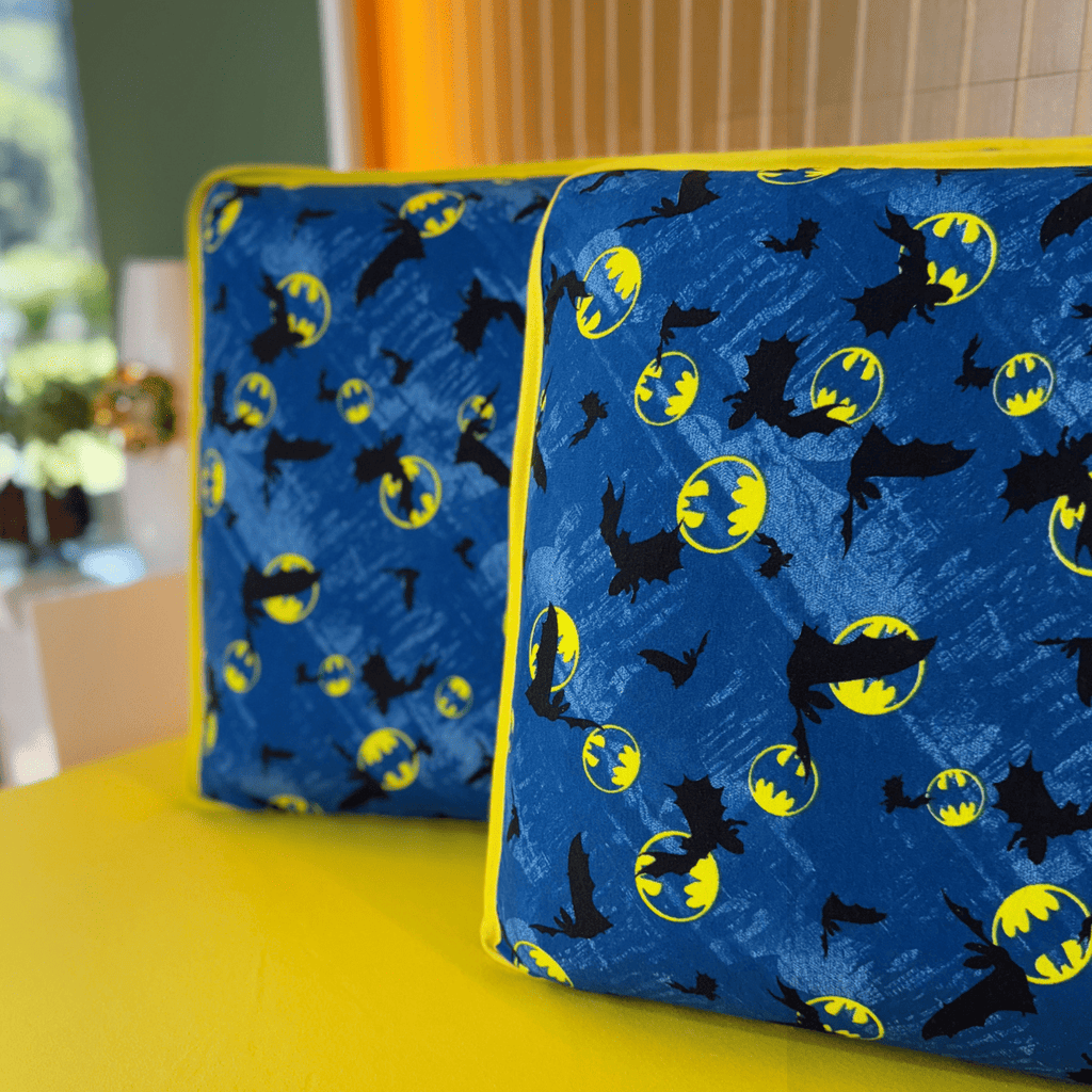 Kit com 2 Fronhas em Malha 100% Algodão Bat Amarelo